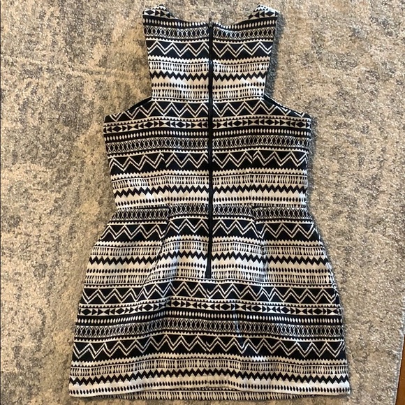 Nameless Brand Dress - Picture 3 of 4